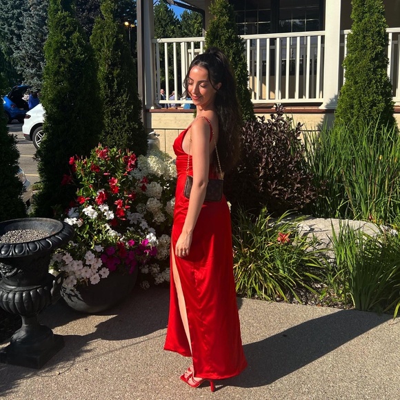 Meet your Posher, Adriana - Picture 1 of 1